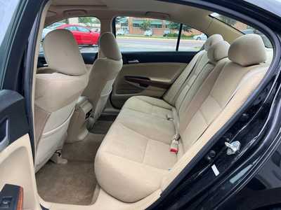 2011 Honda Accord, $10900. Photo 8
