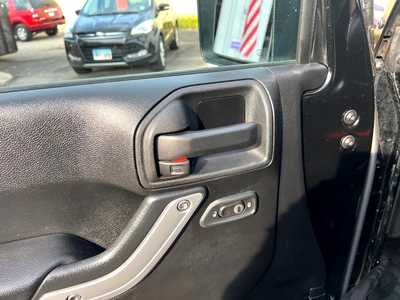 2013 Jeep Wrangler, $14900. Photo 11
