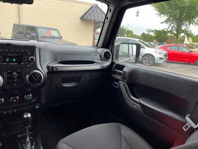 2017 Jeep Wrangler Unlimited, $15900. Photo 12