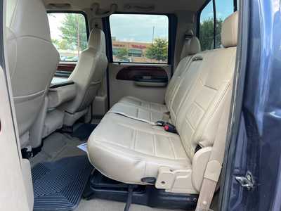2006 Ford F350 Crew Cab, $8995. Photo 8