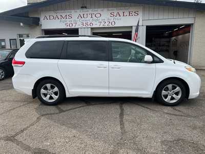2011 Toyota Sienna, $8900. Photo 2