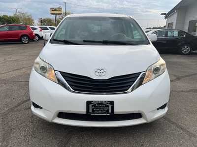 2011 Toyota Sienna, $8900. Photo 3