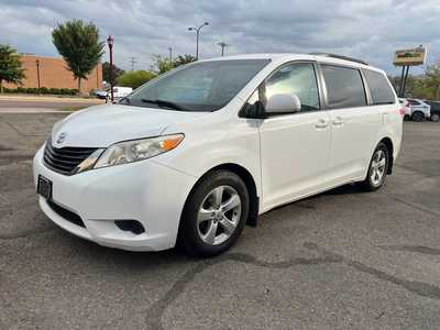 2011 Toyota Sienna, $8900. Photo 4