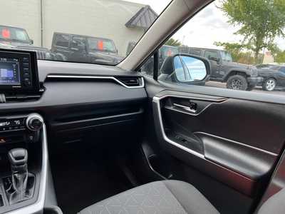 2020 Toyota RAV4, $24900. Photo 12