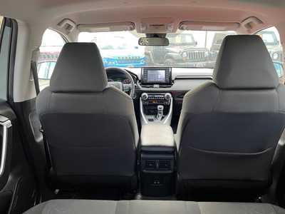 2020 Toyota RAV4, $24900. Photo 9