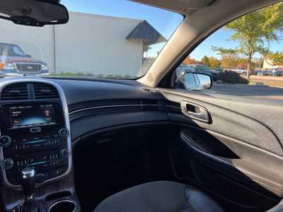 2014 Chevrolet Malibu, $7900. Photo 8