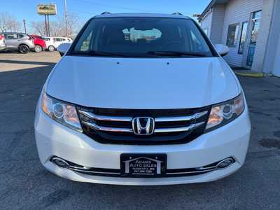 2016 Honda Odyssey, $13900. Photo 2