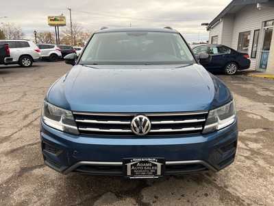 2019 Volkswagen Tiguan, $12900. Photo 3