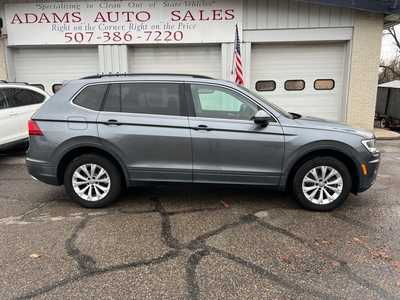 2019 Volkswagen Tiguan, $13900. Photo 2