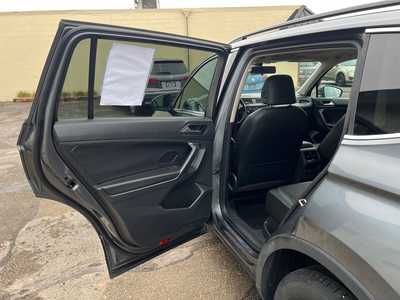 2019 Volkswagen Tiguan, $13900. Photo 8
