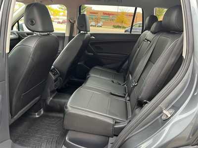 2019 Volkswagen Tiguan, $13900. Photo 9
