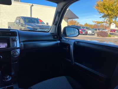 2018 Toyota 4Runner, $25900. Photo 10