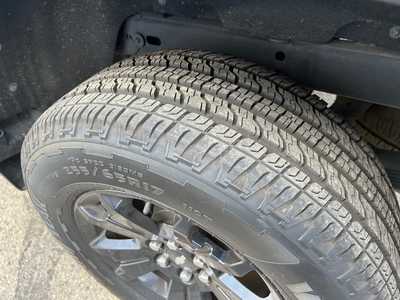 2017 Chevrolet Colorado Crew Cab, $18900. Photo 5