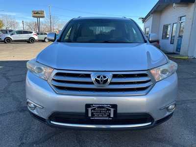 2013 Toyota Highlander, $12800. Photo 2