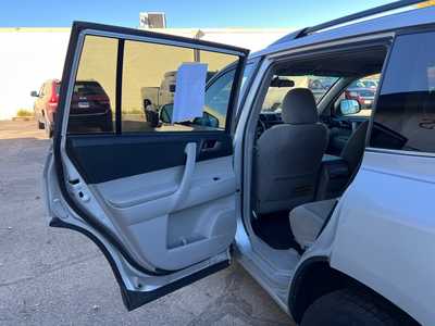 2013 Toyota Highlander, $12800. Photo 7
