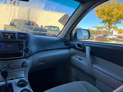 2013 Toyota Highlander, $12800. Photo 9