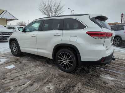 2018 Toyota Highlander, $24900. Photo 2