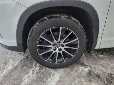 2018 Toyota Highlander, $24900. Photo 9