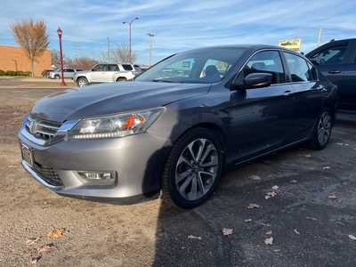 2015 Honda Accord, $10700. Photo 4