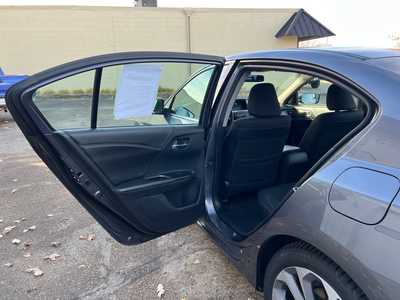 2015 Honda Accord, $10700. Photo 7