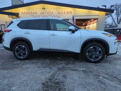 2024 Nissan Rogue, $22900. Photo 3