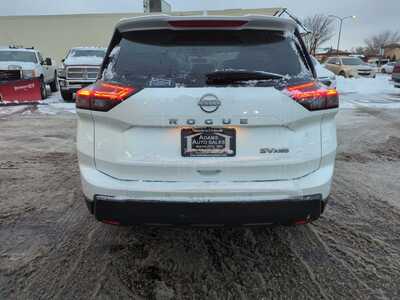 2024 Nissan Rogue, $22900. Photo 5