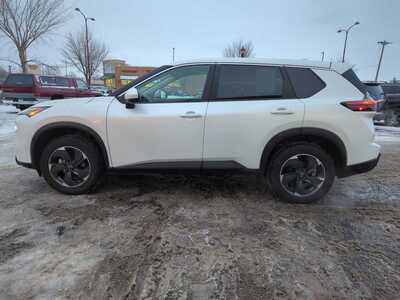 2024 Nissan Rogue, $22900. Photo 6