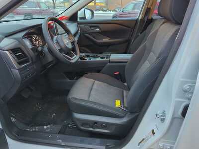 2024 Nissan Rogue, $22900. Photo 9