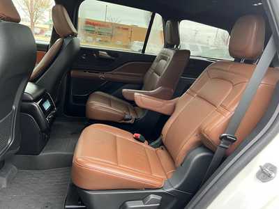 2021 Lincoln Aviator, $38900. Photo 11