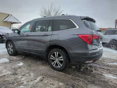 2017 Honda Pilot, $20700. Photo 3