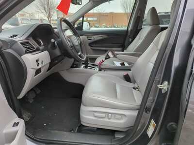 2017 Honda Pilot, $20700. Photo 9