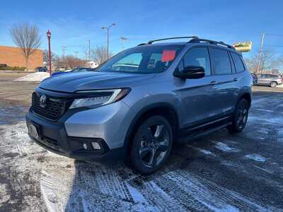 2019 Honda Passport, $18900. Photo 3