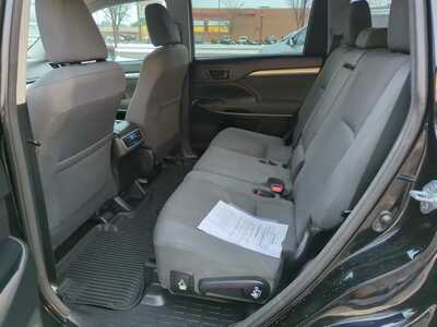 2017 Toyota Highlander, $16700. Photo 11