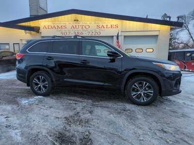 2017 Toyota Highlander, $16700. Photo 2