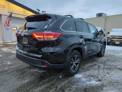 2017 Toyota Highlander, $16700. Photo 5