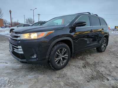 2017 Toyota Highlander, $16700. Photo 7
