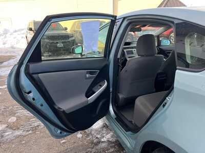 2014 Toyota Prius, $9900. Photo 10