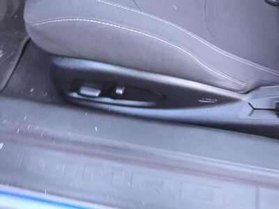 2017 Chevrolet Camaro, $15900. Photo 9