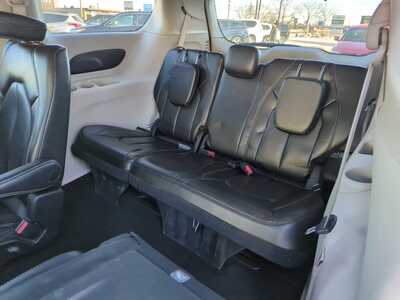 2023 Chrysler Pacifica, $24900. Photo 9