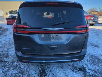 2023 Chrysler Pacifica, $24500. Photo 4