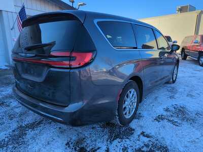 2023 Chrysler Pacifica, $24500. Photo 5