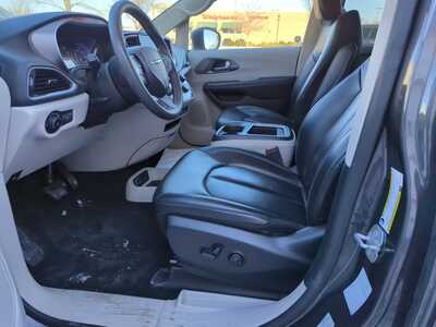 2023 Chrysler Pacifica, $24500. Photo 9