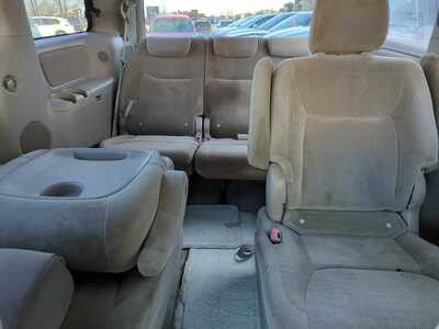 2006 Toyota Sienna, $3600. Photo 10