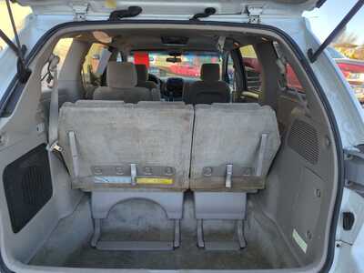 2006 Toyota Sienna, $3600. Photo 5