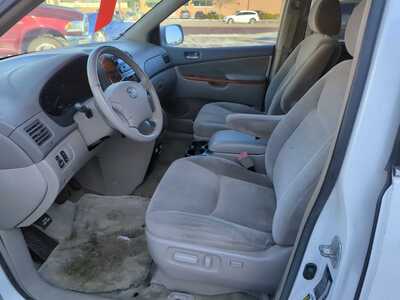 2006 Toyota Sienna, $3600. Photo 6
