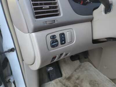 2006 Toyota Sienna, $3600. Photo 8