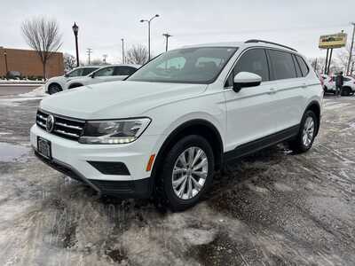 2019 Volkswagen Tiguan, $12900. Photo 4
