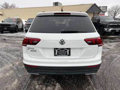 2019 Volkswagen Tiguan, $12900. Photo 6