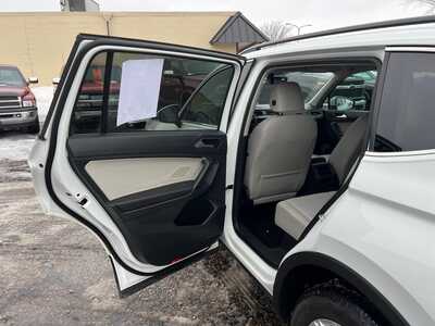 2019 Volkswagen Tiguan, $12900. Photo 9