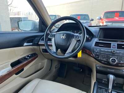 2011 Honda Accord, $10900. Photo 11